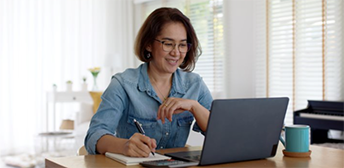 An employer doing their taxes online.